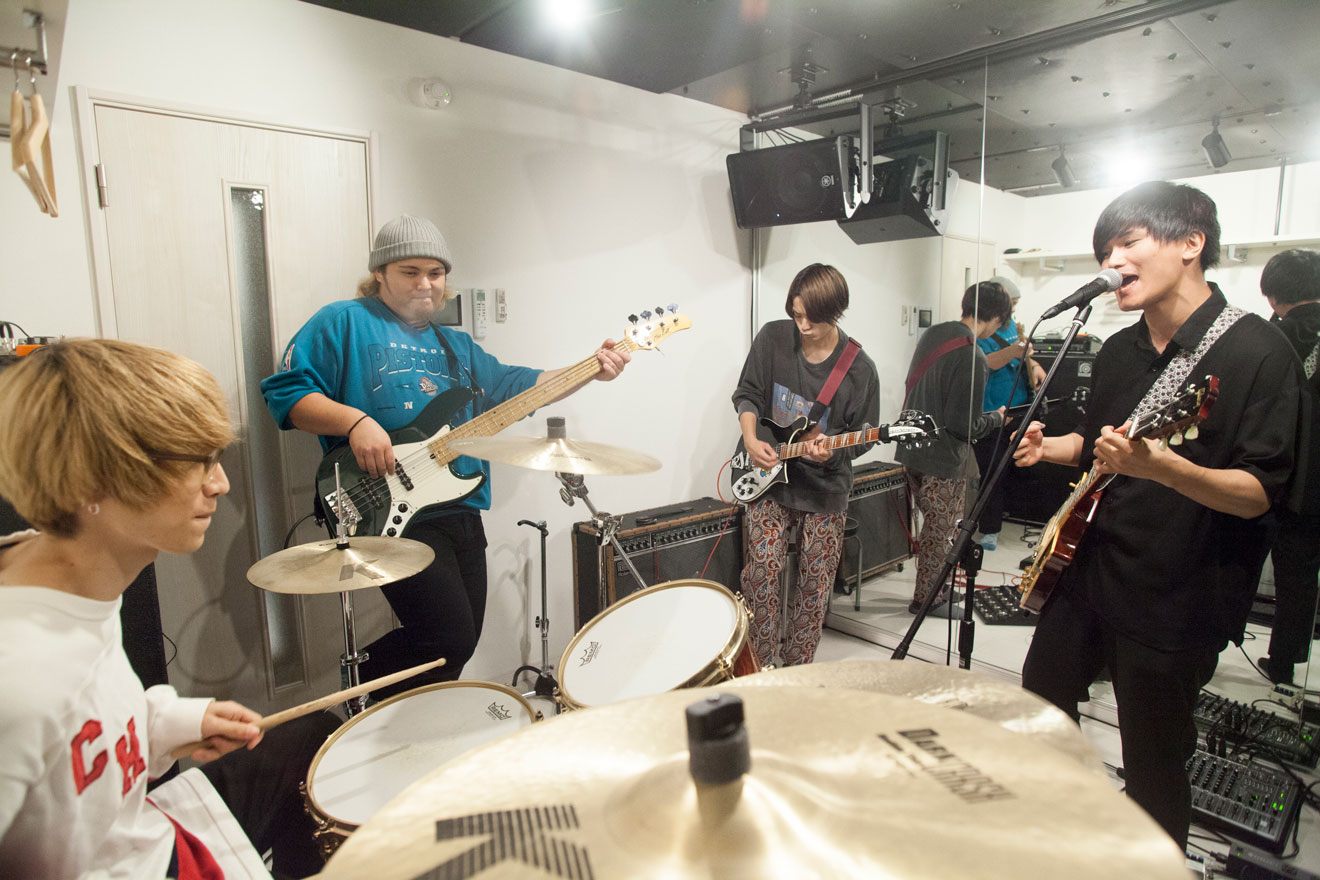 【vol.1】4人組ロックバンド・irune「防音マンションはスタジオ未満じゃなかった」 / 動画・インタビュー記事公開