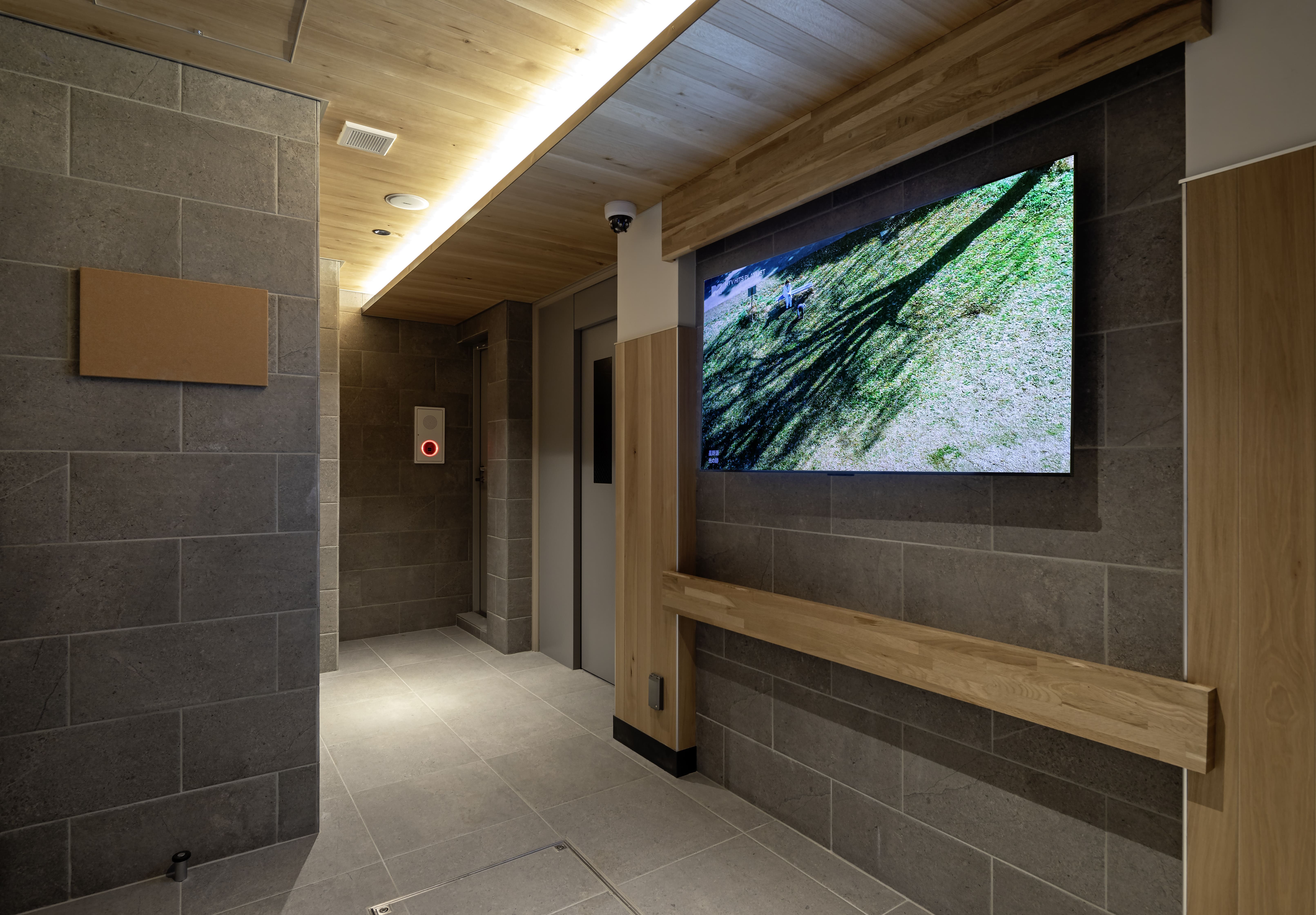 エントランスホール①